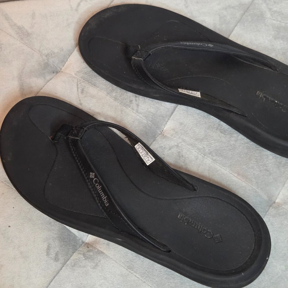 Columbia Black Flip Sandals, Men's Size 8